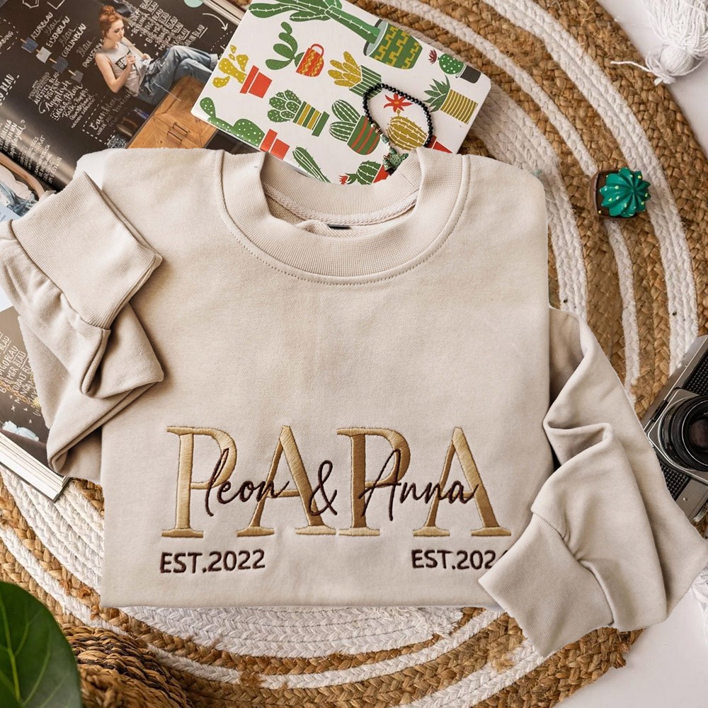 Personalized Papa Embroidered Sweatshirt Hoodie T-shirt With Kids Names and Date Father's Day Gifts