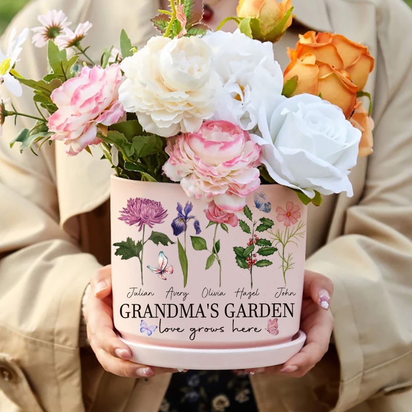 Personalized Love Grows Here Birth Flower Pot For Grandma's Garden Perfect Gift For Mom Grandma