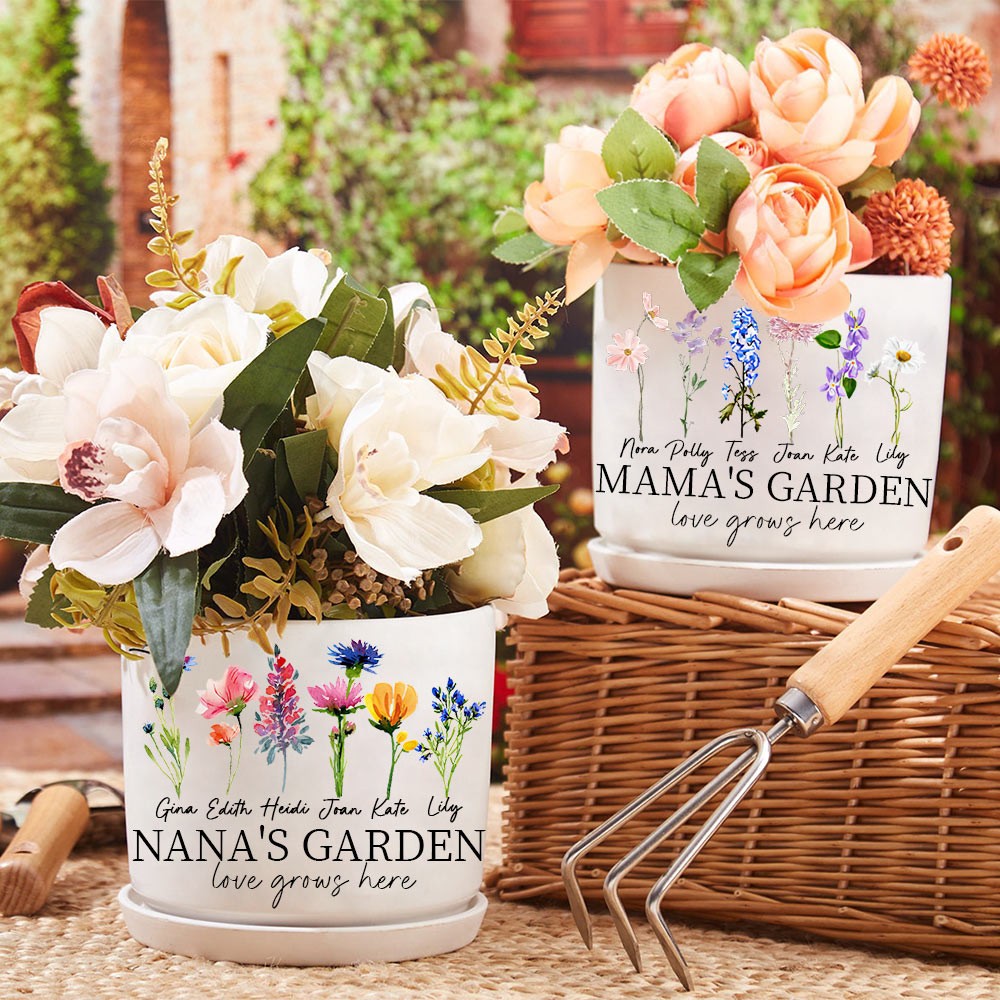 Personalized Mom's Garden Birth Flower Pot Mother's Day Gift