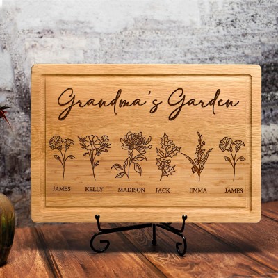 Personalized Mom's Kitchen Birth Flower Cutting Board with Engraved Names Family Gifts for Mom Grandma