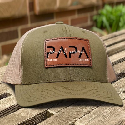 Personalisierte Papa-Snapback-Kappe aus echtem Leder mit Aufnäher, mit Kindernamen und Datum. Beste Geschenkideen für Papa, neue Papa-Geschenke